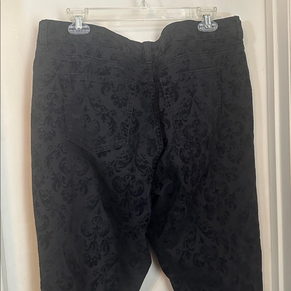 Chaps Soft Black Texture Pattern Jeans Size 16 - Picture 6 of 8